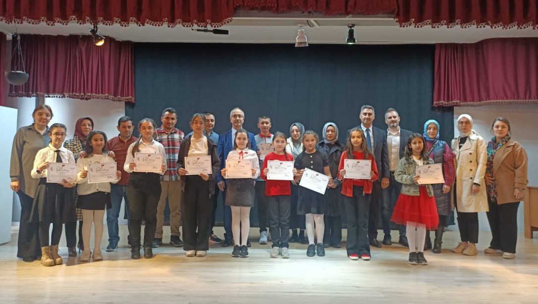 Ortaokullar Ve İlkokullar Arası İstiklal Marşını Güzel Okuma Yarışması